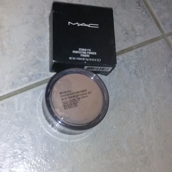 NEW Mac (Med Plus) Studio Fix perfecting powder - Picture 4 of 4